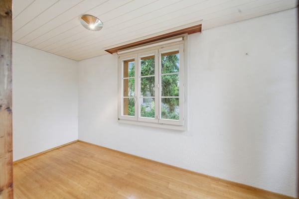 FREISTEHENDES EINFAMILIENHAUS MIT GROSSEM GARTEN UND SEESICHT 6