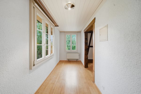 FREISTEHENDES EINFAMILIENHAUS MIT GROSSEM GARTEN UND SEESICHT 7