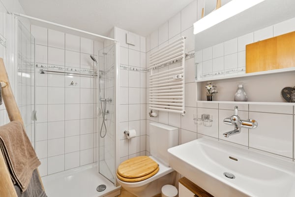 SCHMUCKE GARTENWOHNUNG AN AUSSICHTSLAGE IN GRINDELWALD 4