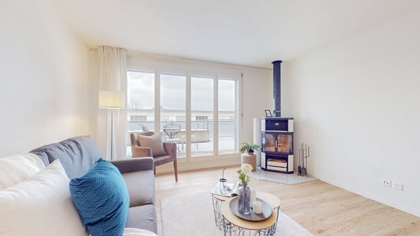 HELLER WOHNBEREICH MIT SCHWEDENOFEN – PENTHOUSE IN BAAR 2