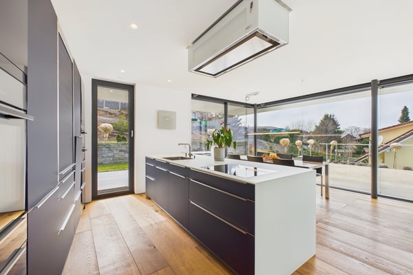 MODERNES ARCHITEKTENHAUS MIT ZEITLOSER BETONÄSTHETIK 3