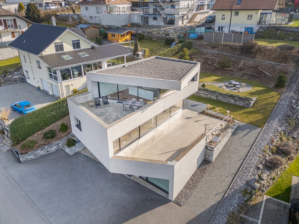 MODERNES ARCHITEKTENHAUS MIT ZEITLOSER BETONÄSTHETIK 8