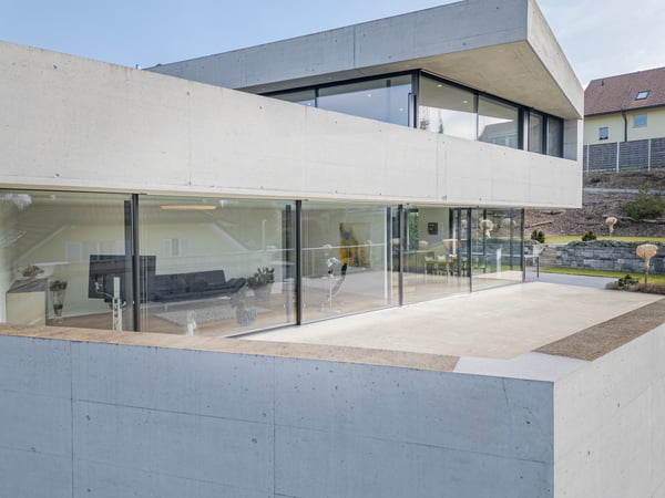 MODERNES ARCHITEKTENHAUS MIT ZEITLOSER BETONÄSTHETIK 7