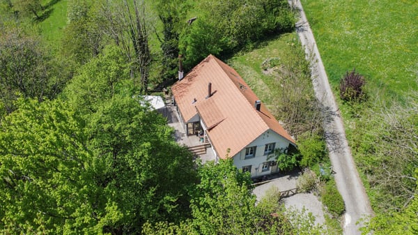 EIN REFUGIUM DER RUHE - KERNSANIERTES HAUS MIT AUSBLICK INS GRÜNE 8