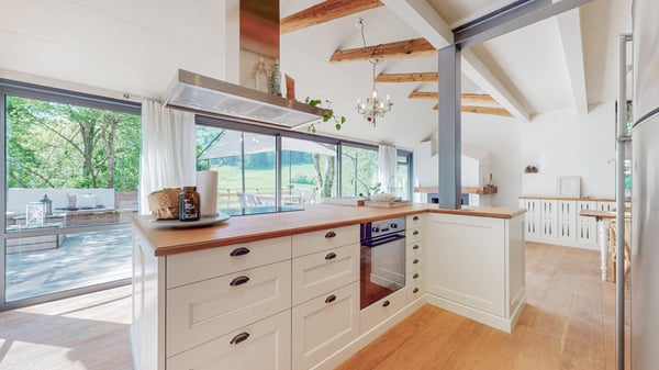 EIN REFUGIUM DER RUHE - KERNSANIERTES HAUS MIT AUSBLICK INS GRÜNE 3