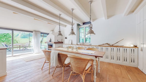 EIN REFUGIUM DER RUHE - KERNSANIERTES HAUS MIT AUSBLICK INS GRÜNE 2