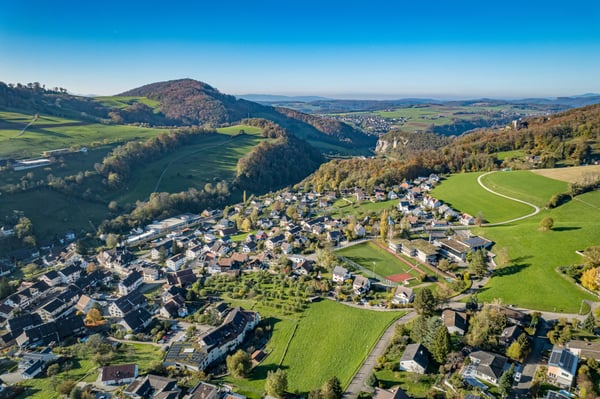 3'354 M2 BAULAND MIT ENTWICKLUNGSPOTENTIAL 8