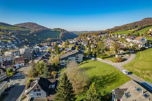 3'354 M2 BAULAND MIT ENTWICKLUNGSPOTENTIAL 7