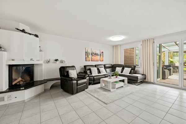 GEPFLEGTES ECKHAUS MIT VIEL GRÜN - IHR RÜCKZUGSORT AN BESTER LAGE 2