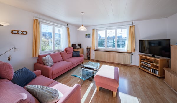 LIEBLICHES HAUS IM CHALET-STIL IN GÜMLIGEN 2