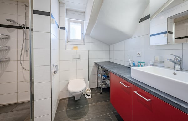 LIEBLICHES HAUS IM CHALET-STIL IN GÜMLIGEN 7