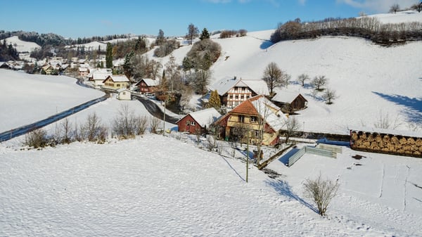 LANDHAUS MIT WEITBLICK – IHR NEUES ZUHAUSE IN WASEN 1