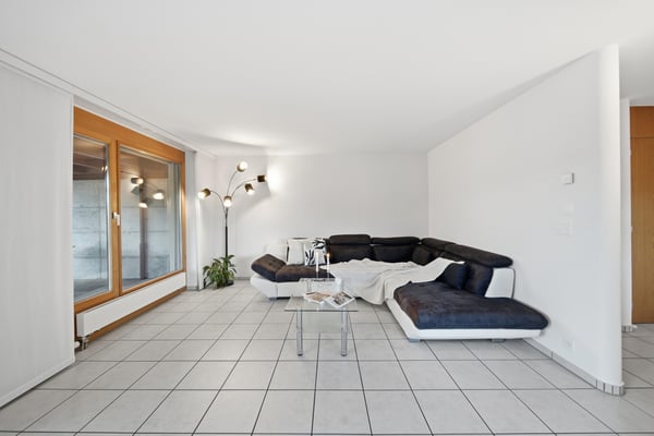 GEPFLEGTES DOPPELEINFAMILIENHAUS AN PRIVILEGIERTER HANGLAGE 2