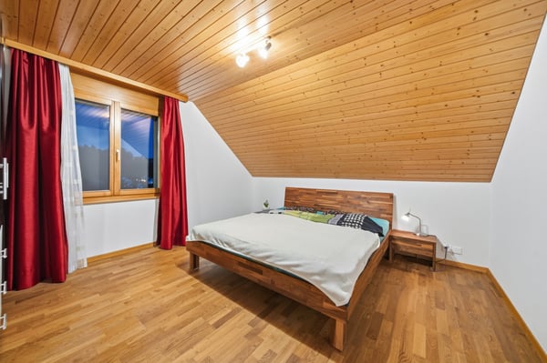 GEPFLEGTES DOPPELEINFAMILIENHAUS AN PRIVILEGIERTER HANGLAGE 5