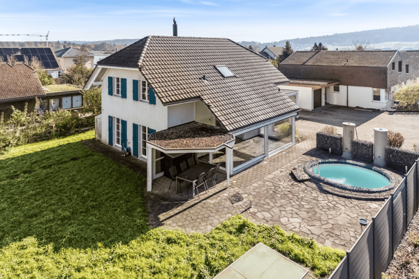 CHARMANTE LIEGENSCHAFT MIT VIEL PLATZ 1