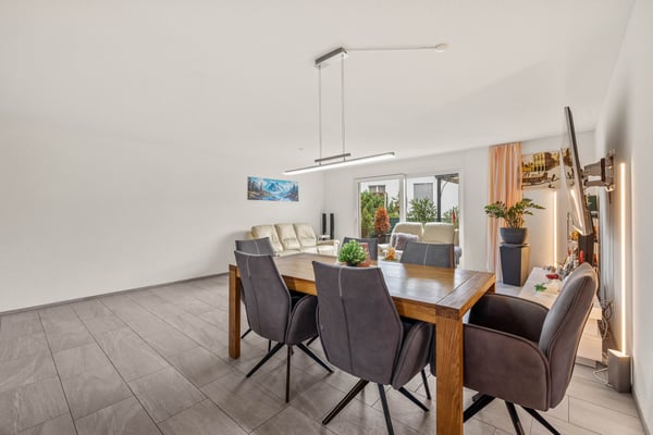 MODERN LEBEN, LÄNDLICH GENIESSEN - EIGENTUMSWOHNUNG IM WYNENTAL 1