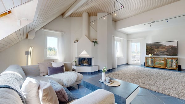 GROSSZÜGIGE DACHWOHNUNG MIT TRAUMTERRASSE UND VIEL PRIVATSPHÄRE 2