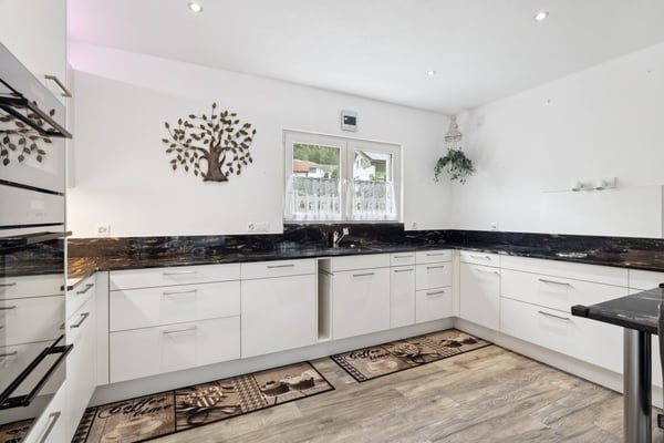 MODERNE GARTENWOHNUNG MIT 200M² WOHNFLÄCHE 4