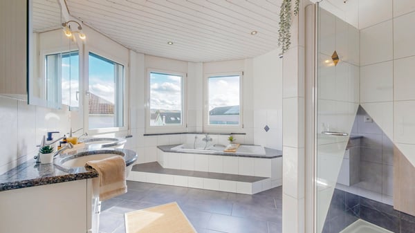 MODERNES FREISTEHENDES EINFAMILIENHAUS 4