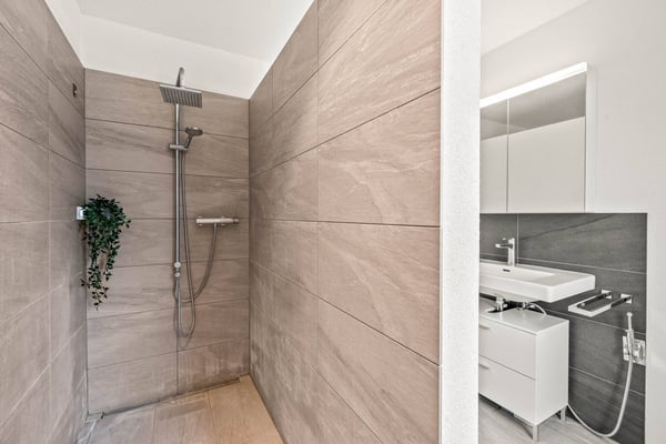 MODERN LEBEN, LÄNDLICH GENIESSEN - EIGENTUMSWOHNUNG IM WYNENTAL 5