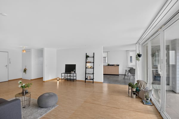 EXKLUSIVE 4.5-ZIMMER-WOHNUNG MIT GROSSZÜGIGEM RAUMGEFÜHL 3