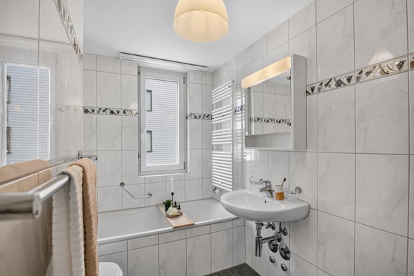 EXKLUSIVE 4.5-ZIMMER-WOHNUNG MIT GROSSZÜGIGEM RAUMGEFÜHL 6
