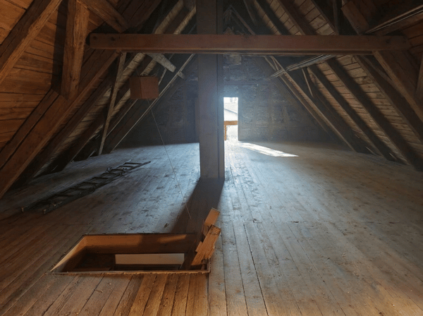 EXKLUSIVES LANDHAUS MIT GESCHICHTE – IDEAL FÜR MEHRGENERATIONSWOHNEN IN STEINMAUR 8