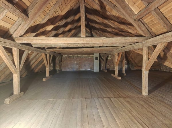 EXKLUSIVES LANDHAUS MIT GESCHICHTE – IDEAL FÜR MEHRGENERATIONSWOHNEN IN STEINMAUR 7