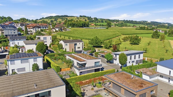 EINFAMILIENHAUS MIT SCHÖNER SEESICHT 1