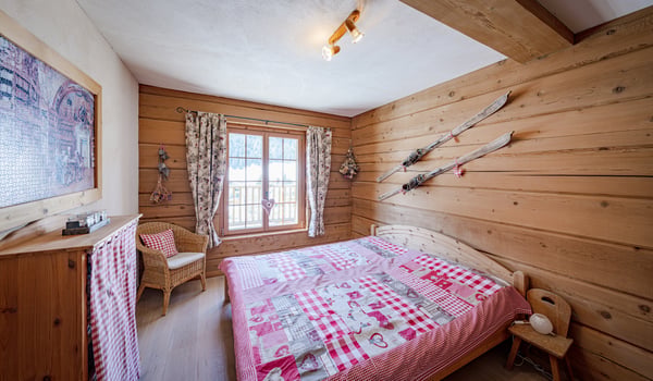 BLOCKHAUS ERSTER GÜTE IN CHURWALDEN - 4.5 ZIMMER DACHMAISONETTE 4