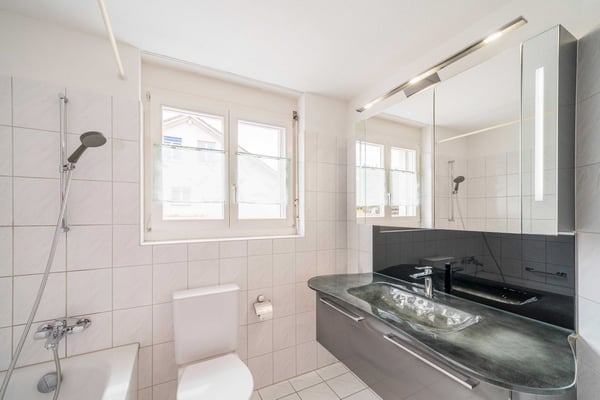 VERLÄSSLICH UND GEPFLEGT - 5.5 ZIMMER DOPPELEINFAMILIENHAUS 5
