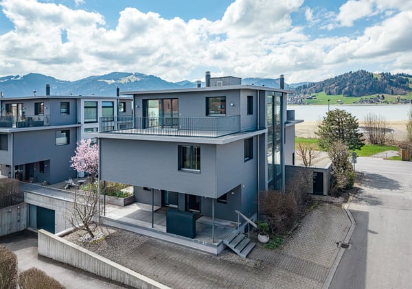 DOPPELEINFAMILIENHAUS DER SONDERKLASSE AM SIHLSEE 1