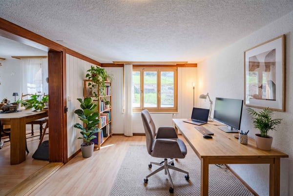 CHARMANT UND PREISWERT - 8-ZIMMERHAUS MIT EINLIEGERWOHNUNG 5