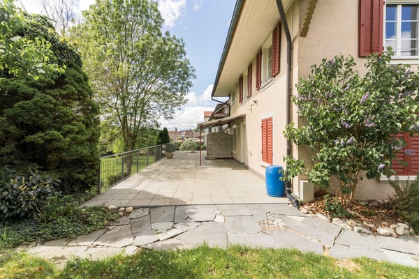 FLÄCHENGROSSES EINFAMILIENHAUS IM DORFZENTRUM 2