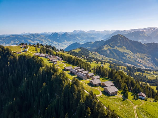 RIGI - KÖNIGIN DER BERGE: 7'000 m² GROSSES, EXKLUSIVES HOTELBAULAND 6