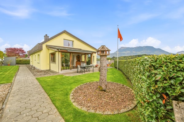 MASSIVE FLÄCHE & FREIER BLICK AUF RIGI UND PILATUS 1