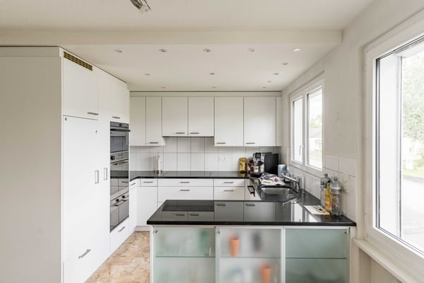 VIEL PLATZ UND BLICK INS GRÜNE - 5.5 ZIMMER EINFAMILIENHAUS MIT EINLIEGERWOHNUNG 4