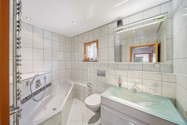 ATTRAKTIVES DOPPELEINFAMILIENHAUS MIT WEITBLICK 5