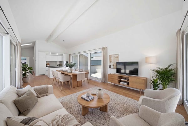 HOCHWERTIGE 3.5 ZIMMER DACHWOHNUNG MIT FERNSICHT