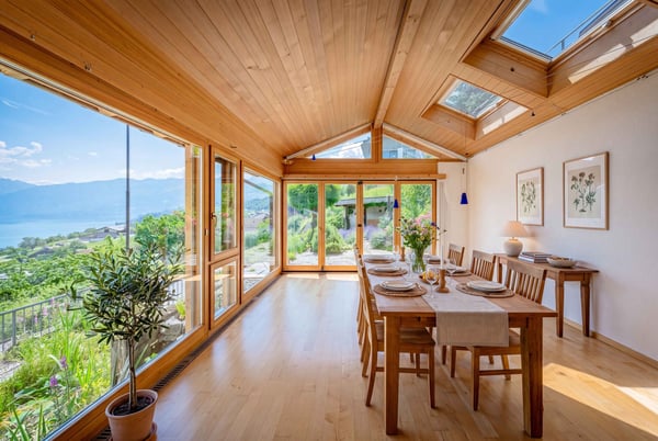 REIHENECKHAUS MIT SEE-/BERGSICHT, TERRASSE UND GARTENSITZPLATZ 3