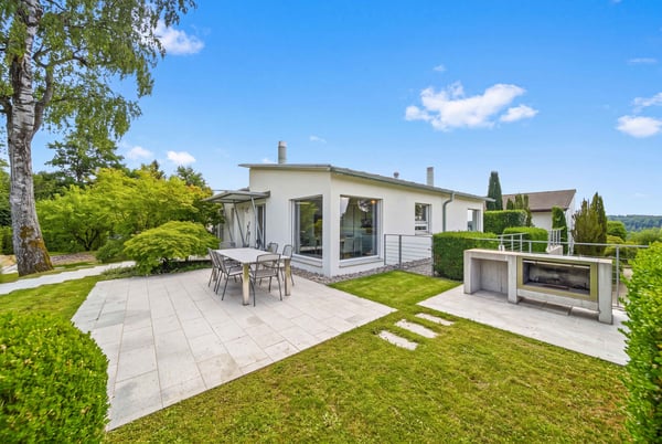 ERHOBEN MIT BLICK INS GRÜNE - GEDIEGENES 6.5 ZIMMER EINFAMILIENHAUS 1