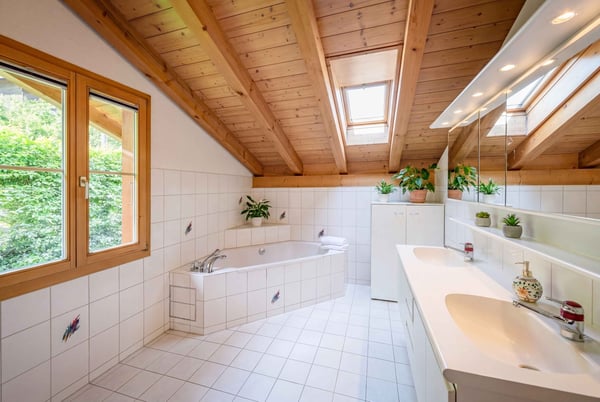 PRÄCHTIGE AUSSICHTEN IN ISELTWALD - SCHMUCKES CHALET OBERHALB VOM BRIENZERSEE 6