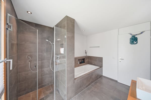 2.5 ZIMMER GARTENWOHNUNG AUF 85 M² - TOPMODERNE ARCHITEKTUR 6