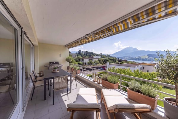 MODERNES WOHNEN MIT SEE- UND BERGBLICK IN MEGGEN 7