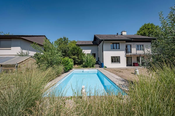 GROSSZÜGIGES 8.5 ZIMMER EINFAMILIENHAUS MIT POOL IN RUBIGEN 7