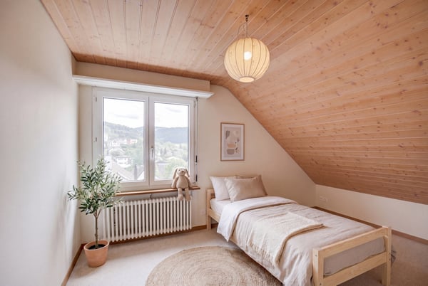 HANGLAGE UND VIEL POTENZIAL - FREISTEHENDES 6.5 ZIMMER EINFAMILIENHAUS 6