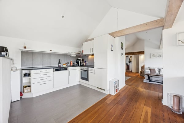 STILVOLLE 3.5 ZIMMER DACHWOHNUNG NÄHE BODENSEE 3