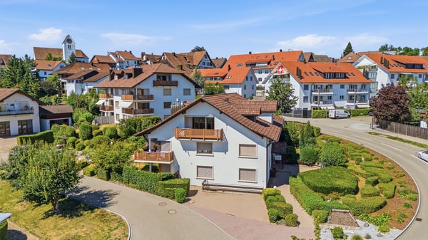 WOHNCHARME MIT WEITBLICK -  4.5 ZIMMER DACHWOHNUNG IN OBERWIL-LIELI 7