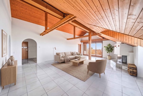 WOHNCHARME MIT WEITBLICK -  4.5 ZIMMER DACHWOHNUNG IN OBERWIL-LIELI