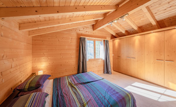CHALETKOMPLEX AM WALDRAND AUF DER BRUNNIALP 4